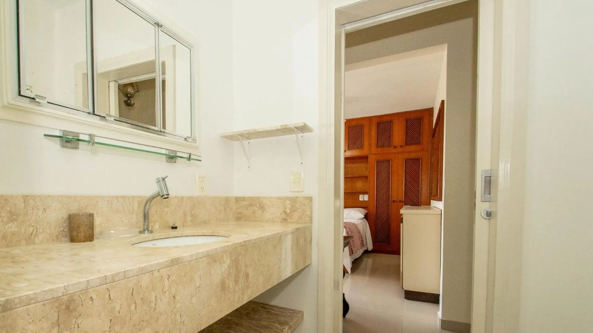 Apto Charmoso Na Avenida Atlantica Um0186 Balneario Camboriu Brezilya
