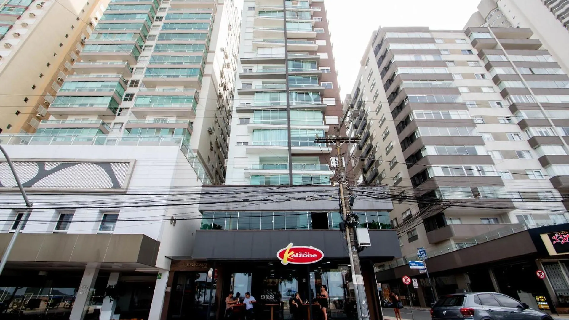 Apto Charmoso Na Avenida Atlantica Um0186 Balneário Camboriú